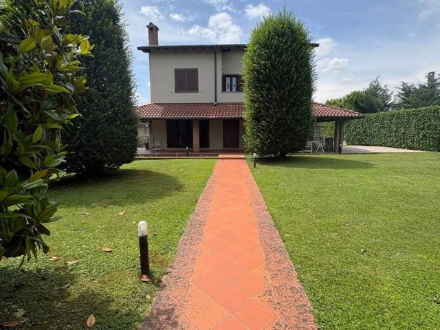 Villa in vendita a Romano di Lombardia BG