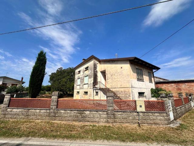 Villa in vendita a Romans d'Isonzo GO