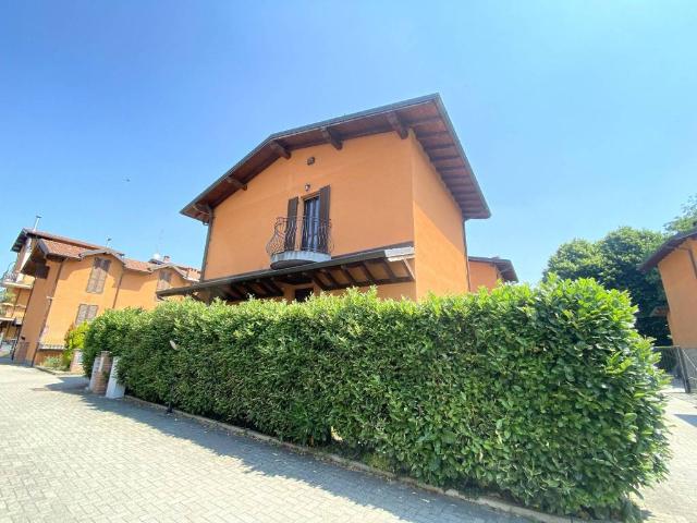 Villa in vendita a Romentino NO