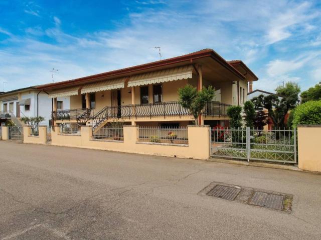 Villa in vendita a Ronco all'Adige VR