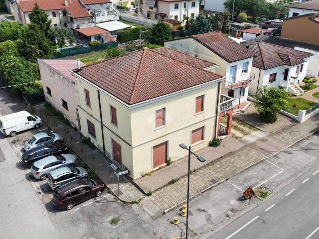 Villa in vendita a Ronco all'Adige VR