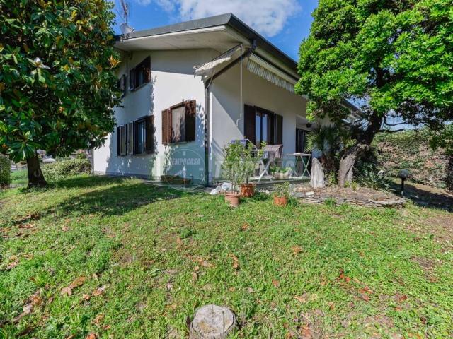 Villa in vendita a Roncello MB
