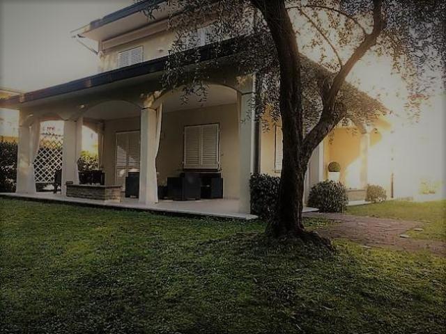 Villa in vendita a Ronchi Massa 240 mq Rif: 1357909