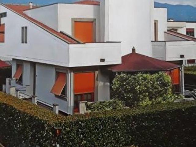 Villa in vendita a Ronchi Massa 270 mq Rif: 1385670