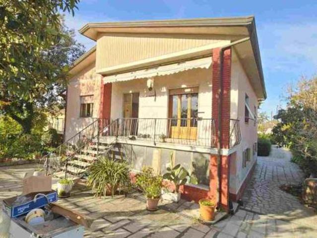 Villa in vendita a Ronchi Massa 220 mq Rif: 1372184