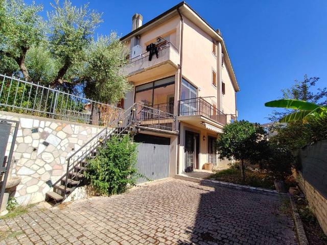 Villa in vendita a Ronciglione VT