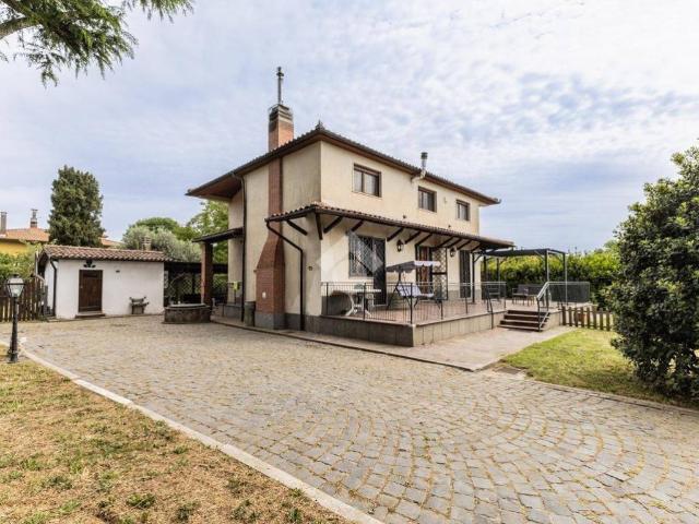 Villa in vendita a Ronciglione VT
