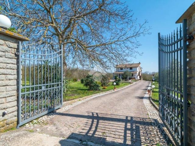 Villa in vendita a Ronciglione VT