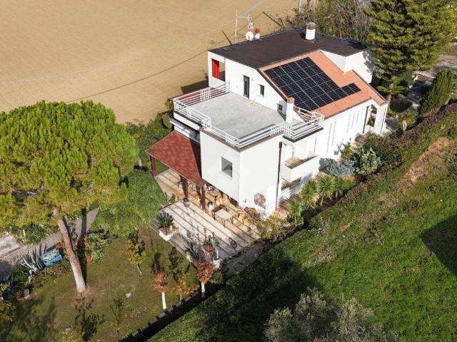 Villa in vendita a Roseto degli Abruzzi TE