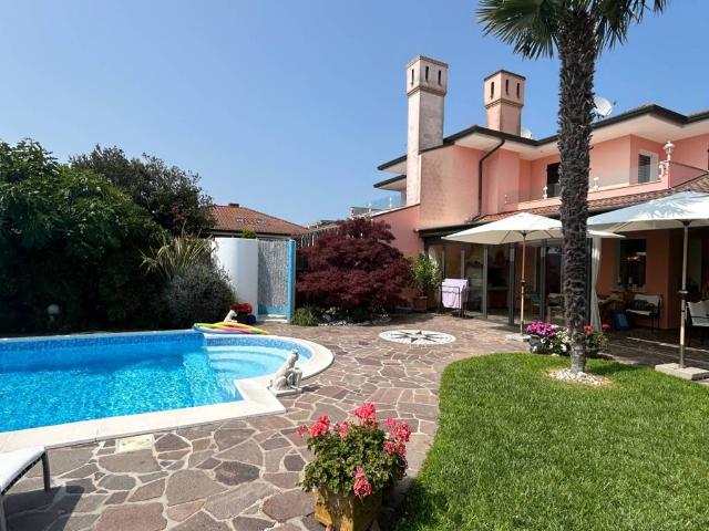 Villa in vendita a Rosolina RO