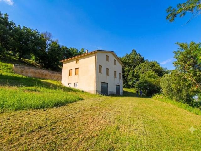 Villa in vendita a Rosora AN