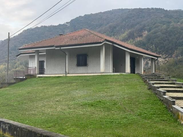 Villa in vendita a Rossana CN