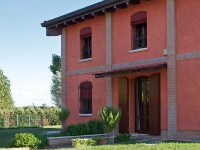 Villa in Vendita a Ravenna