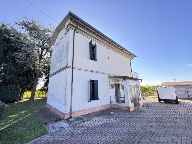 Villa in vendita a Ravenna RA