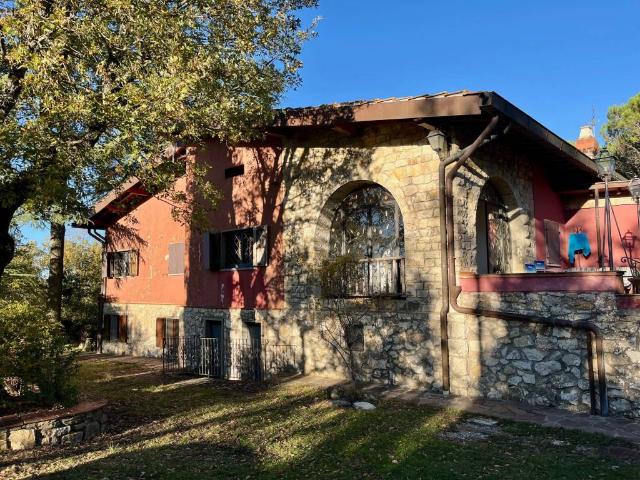 Villa in vendita a Radda in Chianti SI