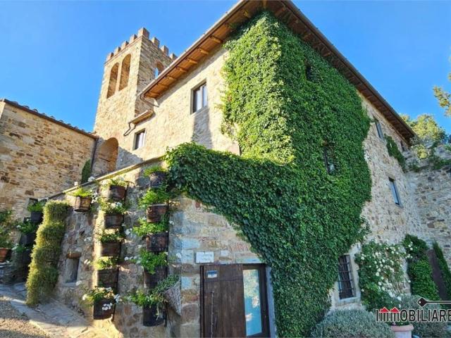 Villa in vendita a Radda in Chianti SI