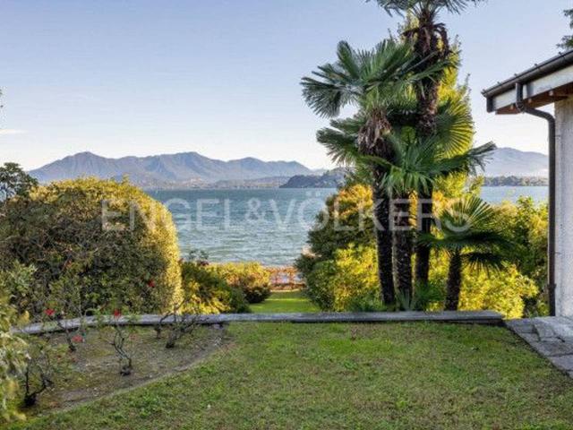 Villa in vendita a Ranco