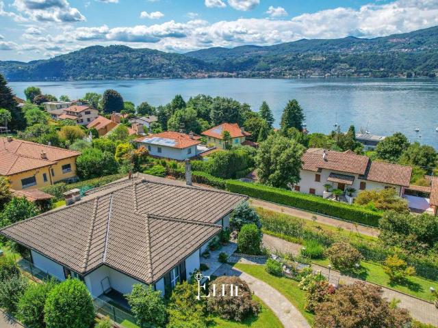 Villa in vendita a Ranco VA