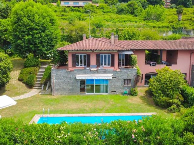 Villa in vendita a Ranco VA