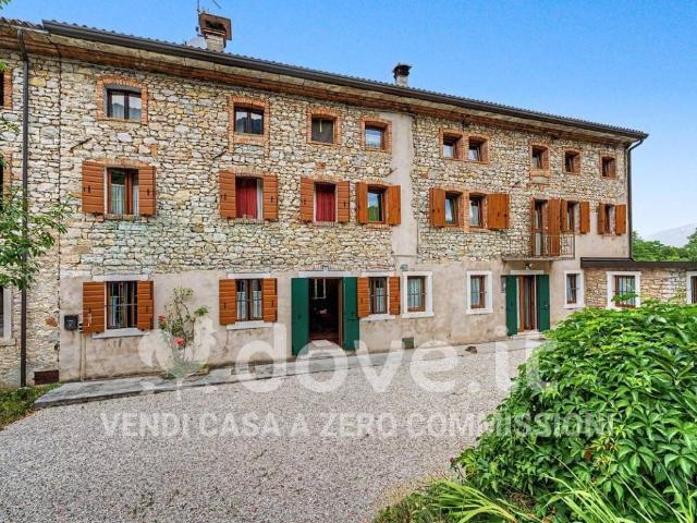 Villa in vendita a Revine Lago TV
