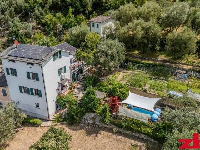 Villa in vendita a Avegno GE