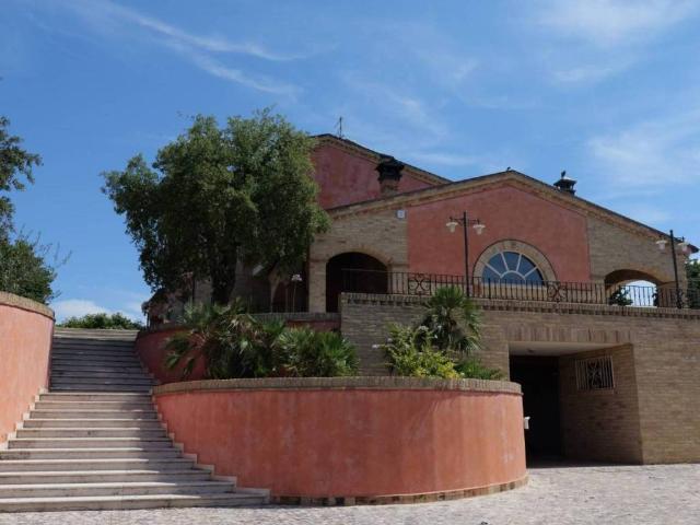 Villa in vendita a Recanati MC