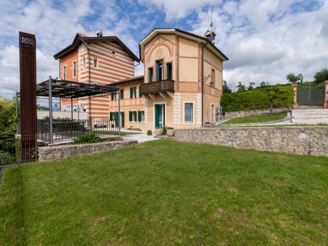 Villa in vendita a Refrontolo TV