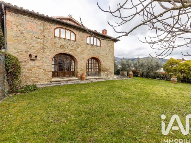 Villa in vendita a Reggello