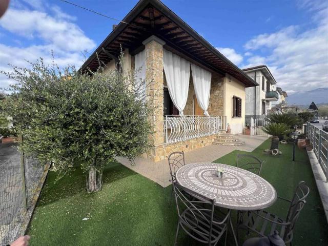 Villa in vendita a Reggello FI
