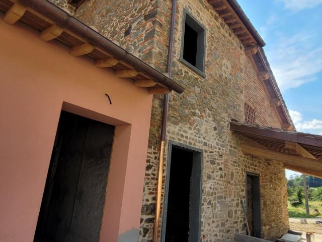 VILLA in VENDITA a REGGELLO LECCIO di 5 vani