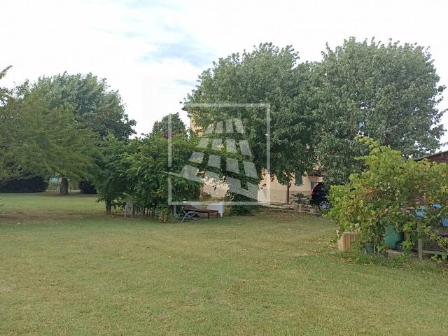 Villa in Vendita a Reggio nell'Emilia