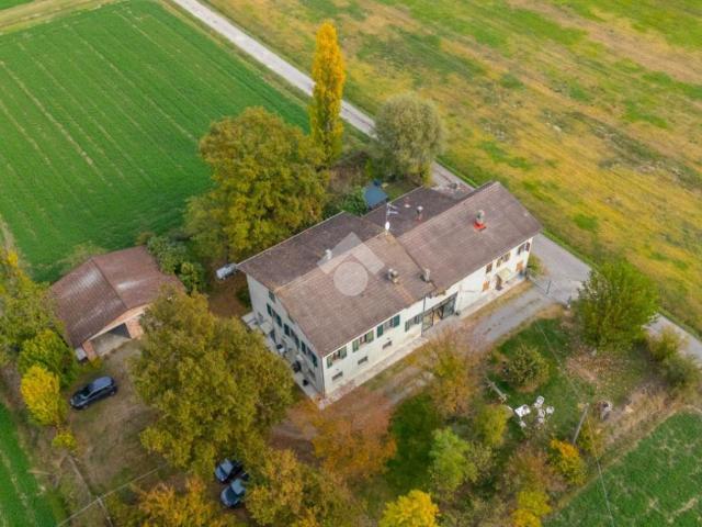 Villa in vendita a Reggio Emilia