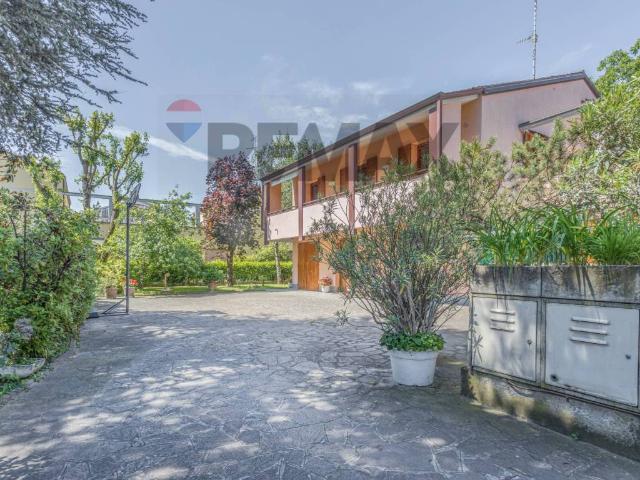 Villa in vendita a Reggio Emilia RE
