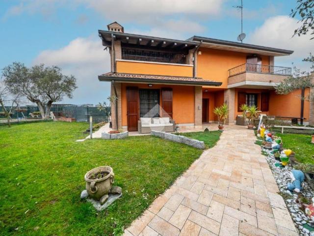 Villa in vendita a Reggio Emilia RE