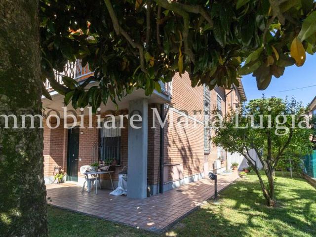 Villa in vendita a Reggio Emilia RE