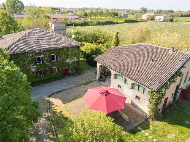 Villa in vendita a Reggio Emilia RE