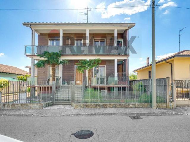 Villa in vendita a Rescaldina MI
