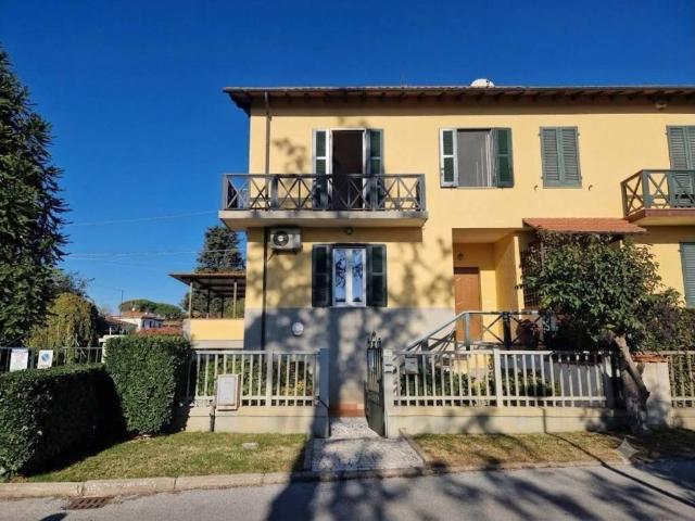 Villa in vendita a Rescaldina MI