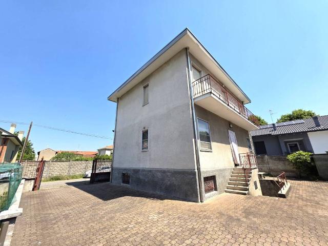 Villa in vendita a Rescaldina MI