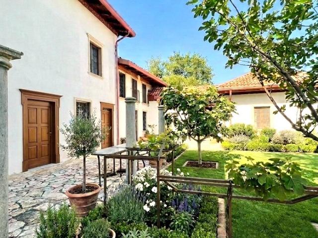 Villa in vendita a Rho MI