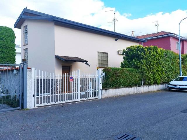 Villa in vendita a Rho MI