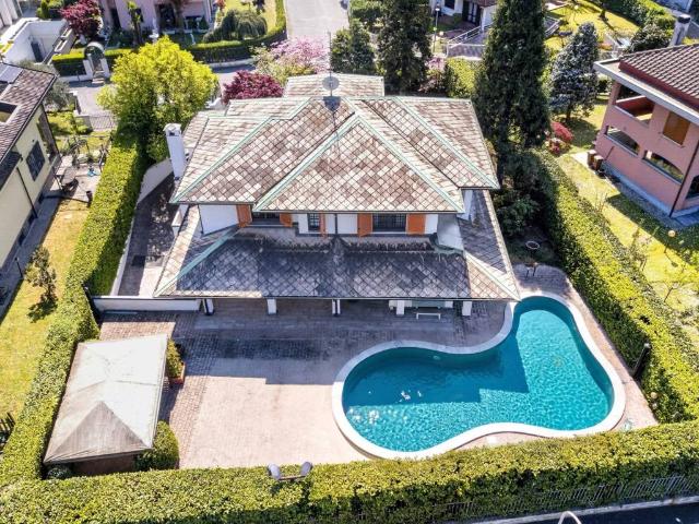 Villa in vendita a Rho MI