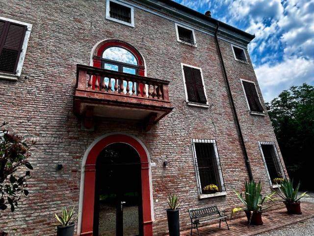Villa in vendita a Riva del Po FE