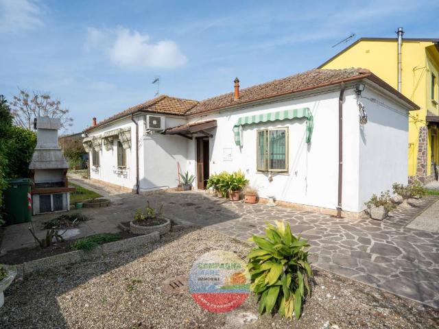 Villa in vendita a Riva del Po FE