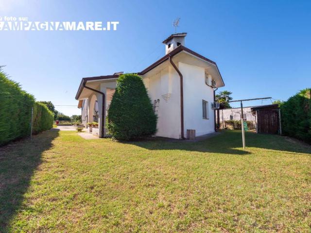Villa in vendita a Riva del Po FE