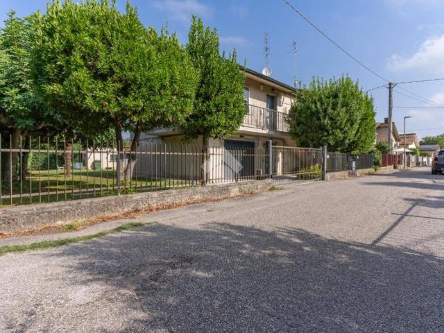 Villa in vendita a Riva del Po FE