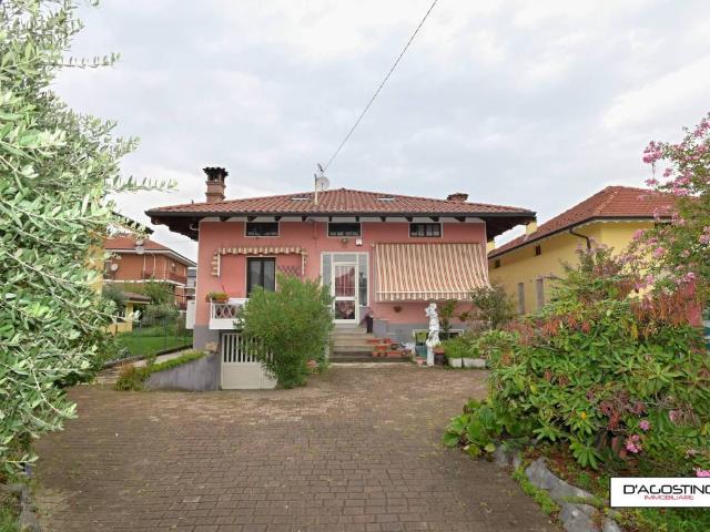 Villa in vendita a Rivarolo Canavese TO