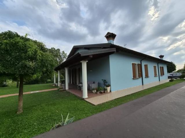 Villa in vendita a Rivarolo Mantovano
