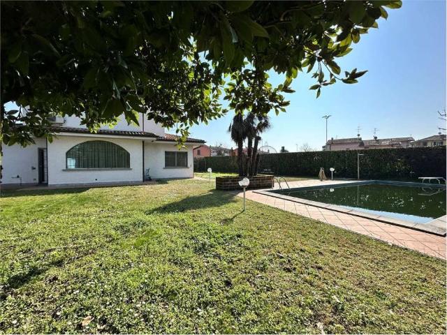 Villa in vendita a Rivolta d'Adda CR