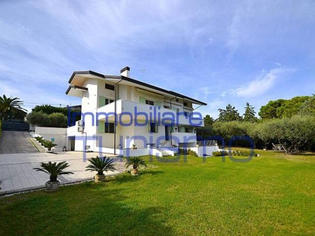 Villa in vendita a Riccione